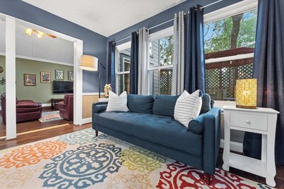 Back to Nature Home in the Heart of The Woodlands!