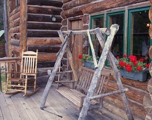 Terrace/patio - The Perfect Mountain Cabin 22-ZONE3275 (Estes Park)