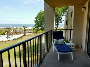 Property grounds - Fabulous Ocean Front End Villa Completely Renovated!!! (Hilton Head Island)