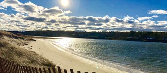 Darling Moody Beach Cottage; Marsh Views & Steps Away from Beach. Sleeps 6-8. 