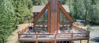 Sandpoint område bjerg hjem med smuk udsigt og fredelig sindsro. 