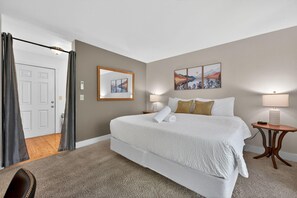1 Schlafzimmer, Schreibtisch, Bügeleisen/Bügelbrett, Reisekinderbett