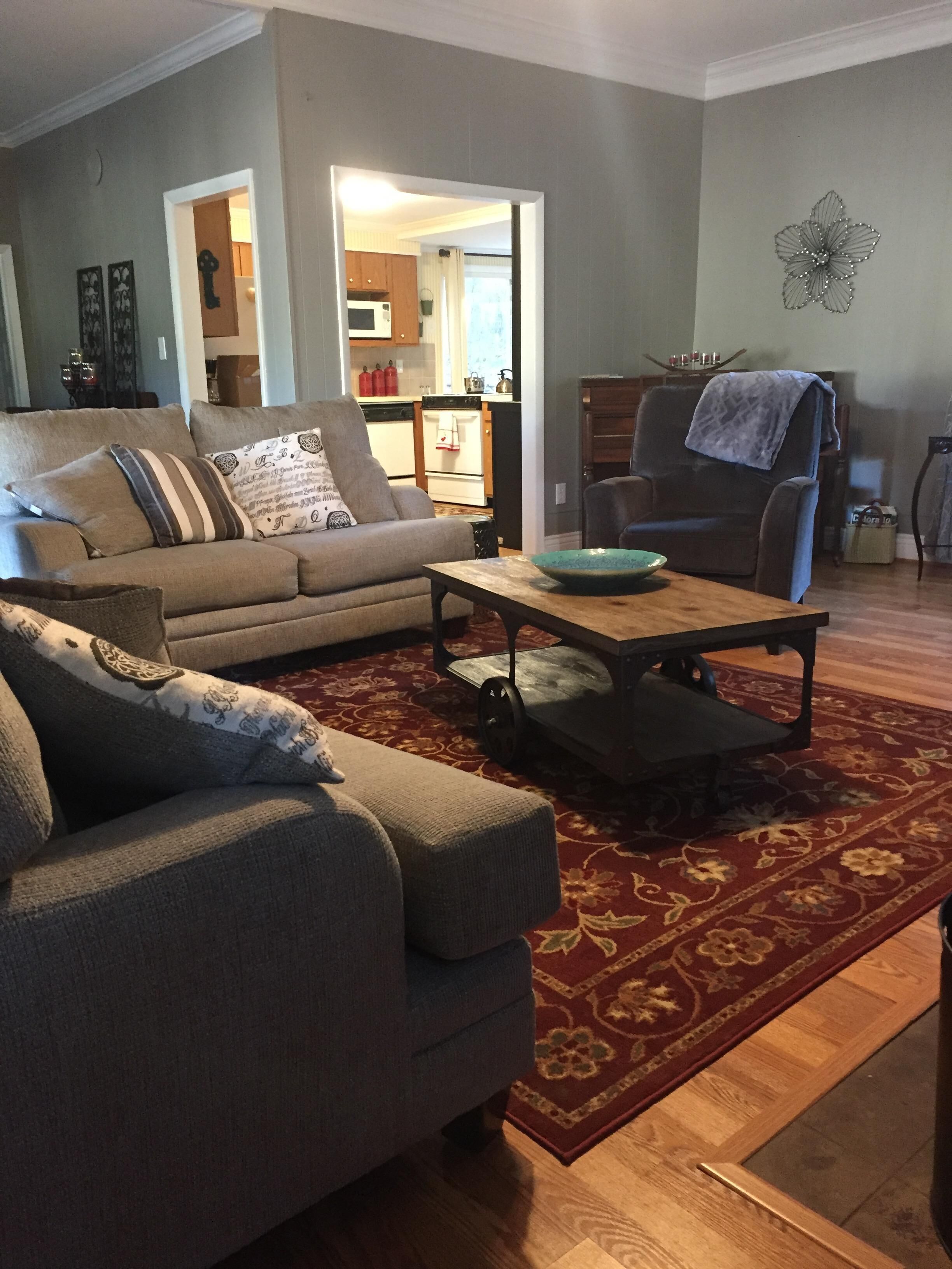 Smart TV, fireplace, DVD player