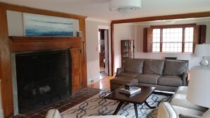 Smart TV, table tennis, books