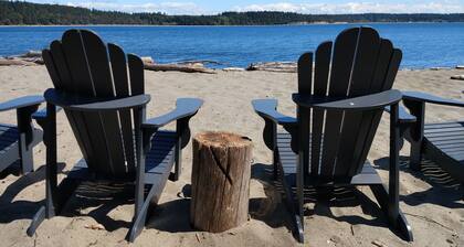 Viihtyisä mökki hiekkarannalla!