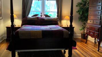 1 bedroom, desk, iron/ironing board, WiFi