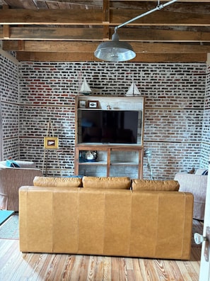 TV