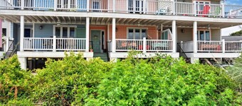 Wunderschön dekoriertes Stadthaus, nur wenige Schritte vom Strand entfernt.  Kostenloses Highspeed-WLAN