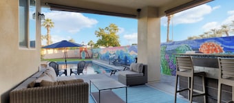 Endless Summer House - Perfect Kid Friendly Getaway w / Pool!