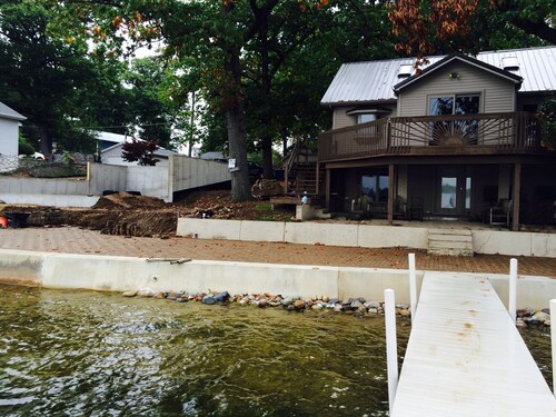 Beautiful Lake home on Morrison Lake; Coldwaters North Chain of Lakes. 