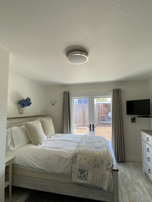 4 bedrooms, in-room safe, iron/ironing board, free WiFi