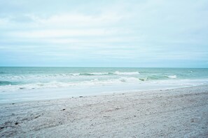 Am Strand, Liegestühle, Strandtücher