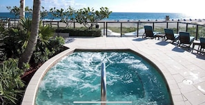 Piscine extérieure, piscine chauffée