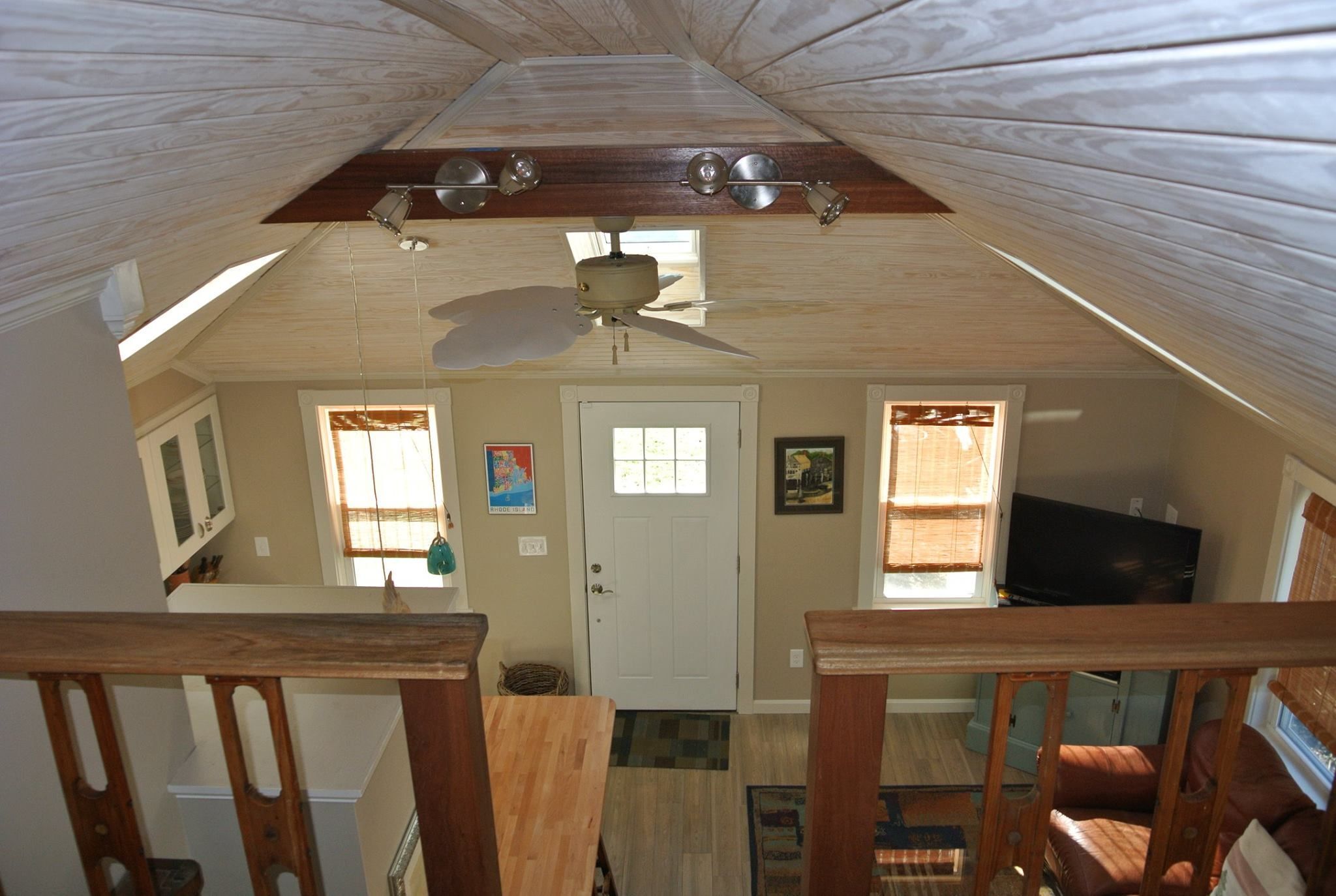 Charming Cottage near the Beaches in Historic Wakefield, RI
