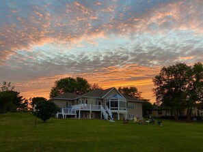 Exterior - Executive Lakefront Home 30 Minutes From Madison! (Fort Atkinson)