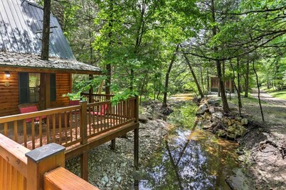 Quiet 2BR Jasper Cabin w/ Tranquil Creek Views