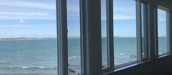 Spectacular OCEANFRONT apt near BOSTON, SALEM + Logan Airport