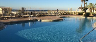 Gulf-front directly on beach, '25 beach service included--Autumn Flash Sale Now!