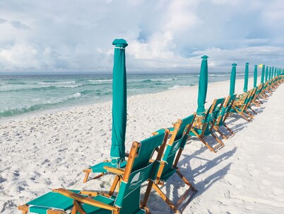 Gulf-front & beachfront, heated pool, spa, Grillin' Gazebo, July 21-30 now avail