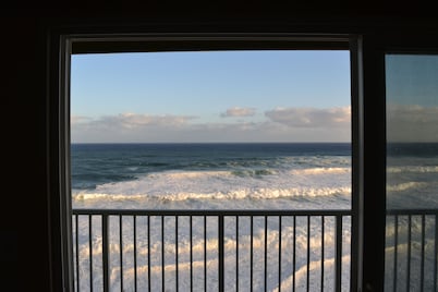 Ocean Front, Edge Of Cliff - Feel & See Every Crashing Wave From All Room