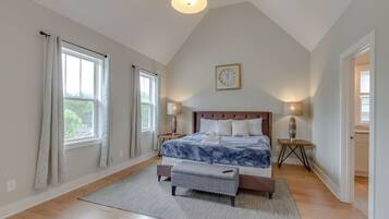 4 Schlafzimmer, Schreibtisch, Bügeleisen/Bügelbrett, Reisekinderbett