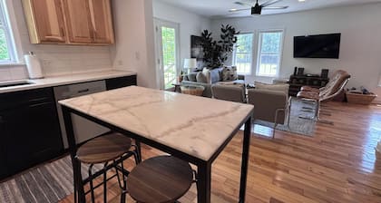 Kirkas Moderni Suunnittelija Maple Street Beach House