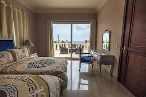 7 bedrooms, WiFi, bed sheets - Newly Build - Across The Road from The Beach - 7 bdrm/7 bthrms (Pos Chiquito)