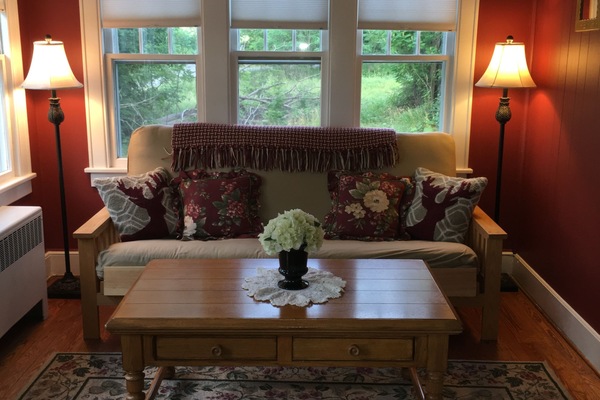 TV, DVD-spiller, leker og bøker