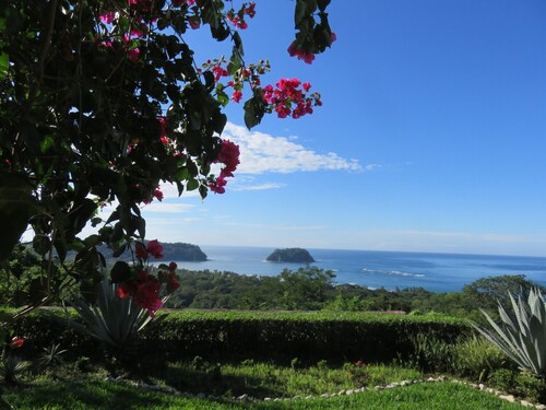 Fabulous Ocean View, Walking Distance to the Beach
