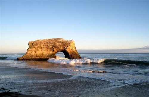 Westside 3 BR + loft  Overlooks Natural Bridges Beach. Great for Families!