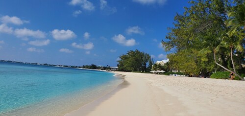 On Site Scuba Diving, 2 Pools, 3 Story Condo Awaits, Steps From These Views!!