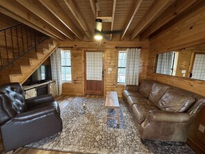 Televisión y chimenea