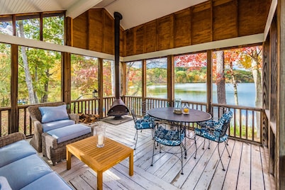 Serene Lakefront Escape - Private Dock & Screened Gazebo