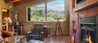 CASA SANDIA PEAK. Freie Sicht auf die Berge / Straßenbahn. Ruhe-Tierwelt-Haustiere OK. 