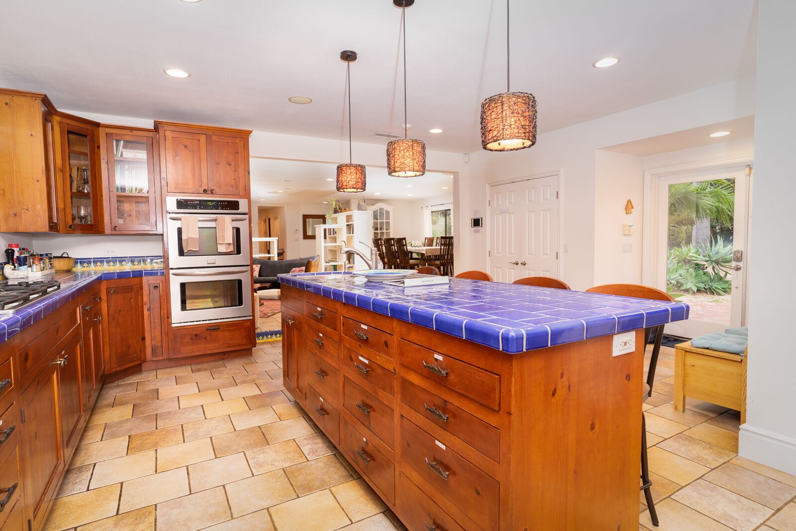 Quiet and Tranquil Vacation Getaway w/ Yoga Room. Close to Theme Parks/LegoLand.