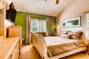 3 bedrooms, free WiFi, bed sheets - Family Friendly Home w/ Game Room, Hot Tub, Telescope, Starlink Internet - Lunar View (Fairplay)