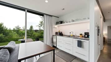 Fridge, microwave, stovetop, dishwasher