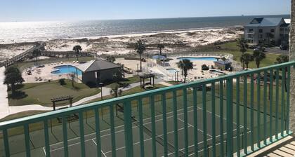 🏖 Beach front 3 bedroom 2 bath and 3 balconies corner unit extra balconies
