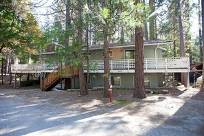 Exterior - (48R) The Tree House II at The Redwoods In Yosemite (Yosemite National Park)