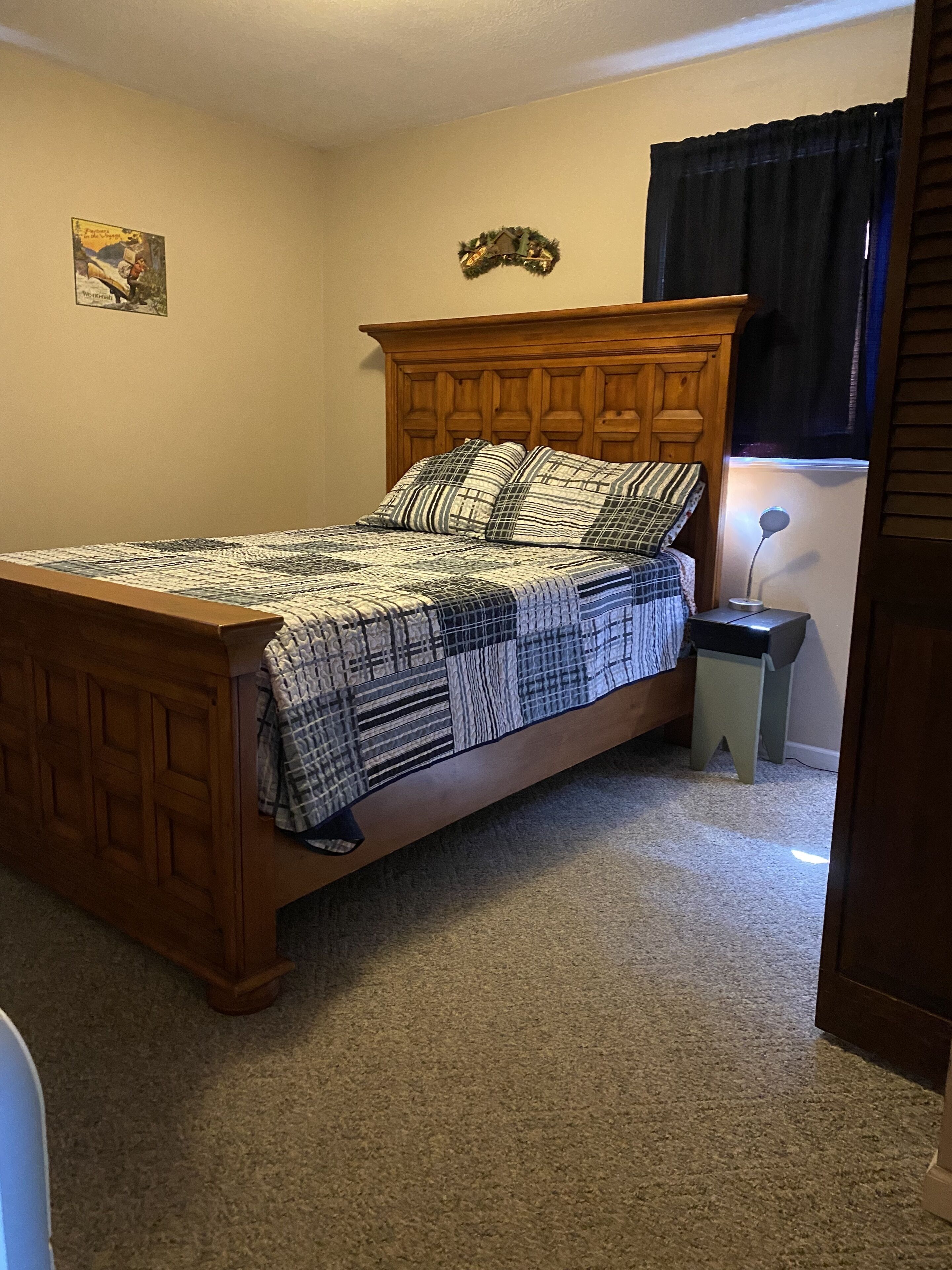 2nd bedroom on main floor/ 1 Queen