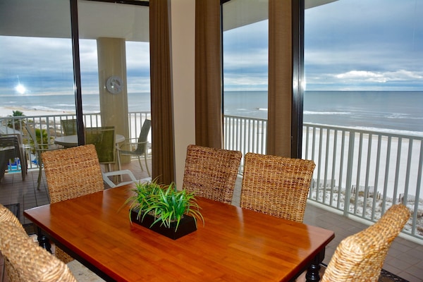 Dine surrounded by a fabulous ocean view....
