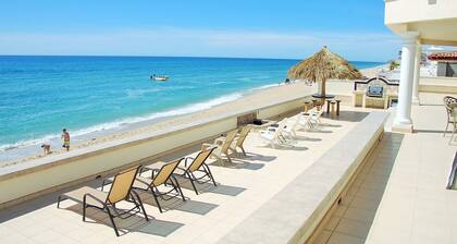 PLAYA ARCADIA 🐬 Beach Front 🐬 Palapa, firepit, terrasse à l'étage et nouvelle cuisine