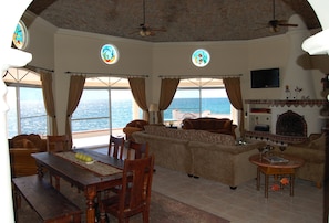 TV, fireplace, stereo