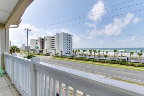 Last Minute Rates, Beach Front Home, 3Beds, 3.5 Bath, Full Ocean View