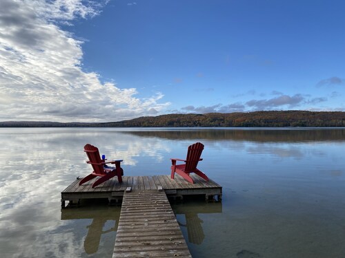 Awesome Deer Lake Cottage 5 minutes from Boyne City for family fun!
