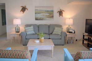 TV, DVD player, books - Community Pool 2BR Condo Ocean Front Building (Rehoboth Beach)