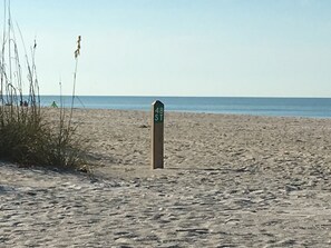 Beach nearby, sun loungers, beach towels