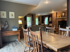 Dining - with Large Pool (Lancaster)