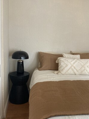 2 bedrooms, iron/ironing board, free WiFi, bed sheets - DELRAY BEACH  Private Pool, Close To Sea (Delray Beach)