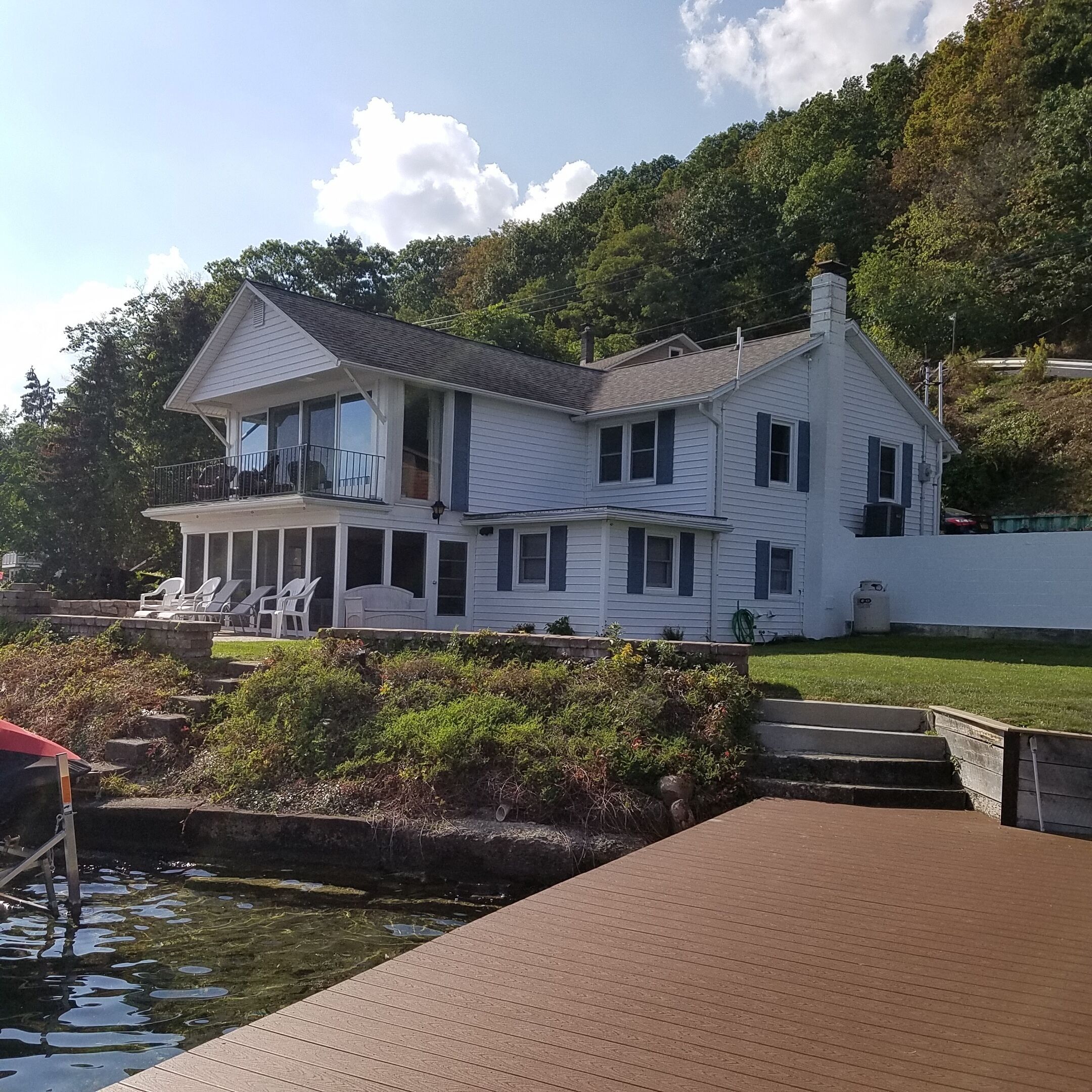 Beautiful Lakefront Home, Prime Location on Keuka Lake